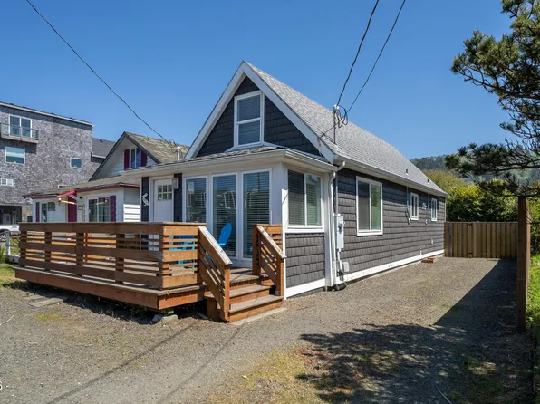 476 Highway 101 S, Rockaway Beach, OR 97136