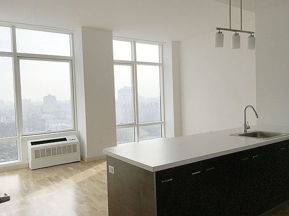 2nd image of 2310 41st Ave APT 8B