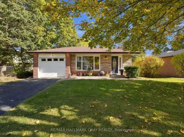 31 Mitchell Ave, New Tecumseth, ON L9R 1C9