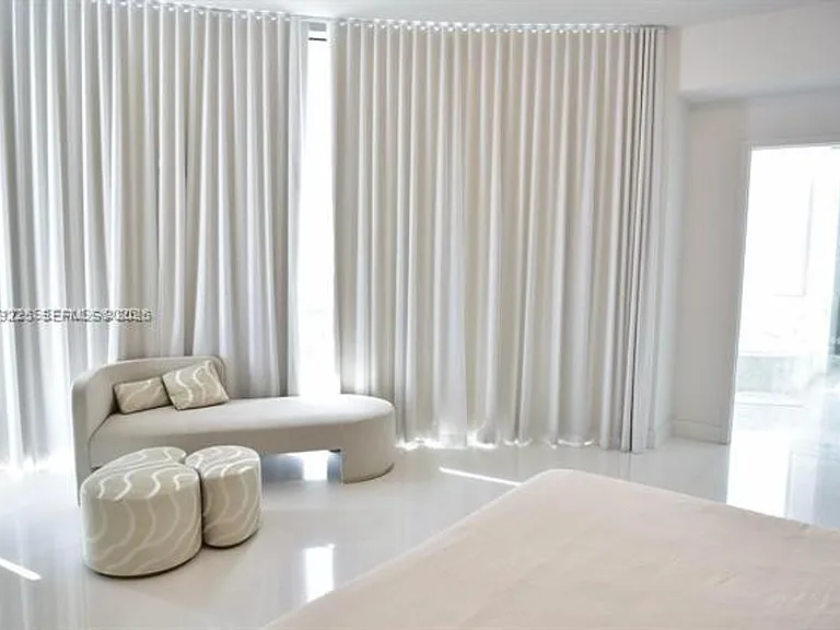 17475 Collins Ave #2802 — Photo 17