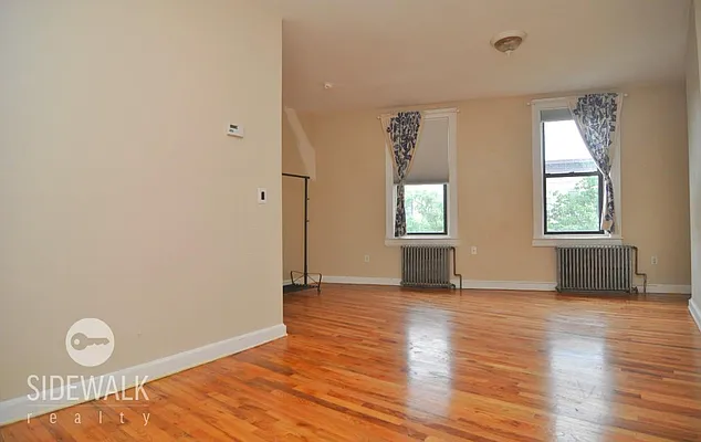 Rented by Sidewalk Realty LLC | media 19