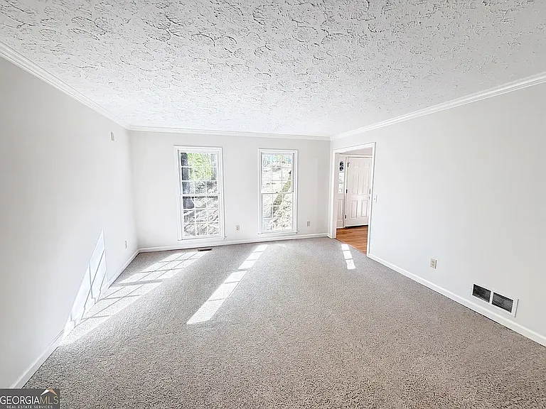 510 Teresa Ln — Photo 7