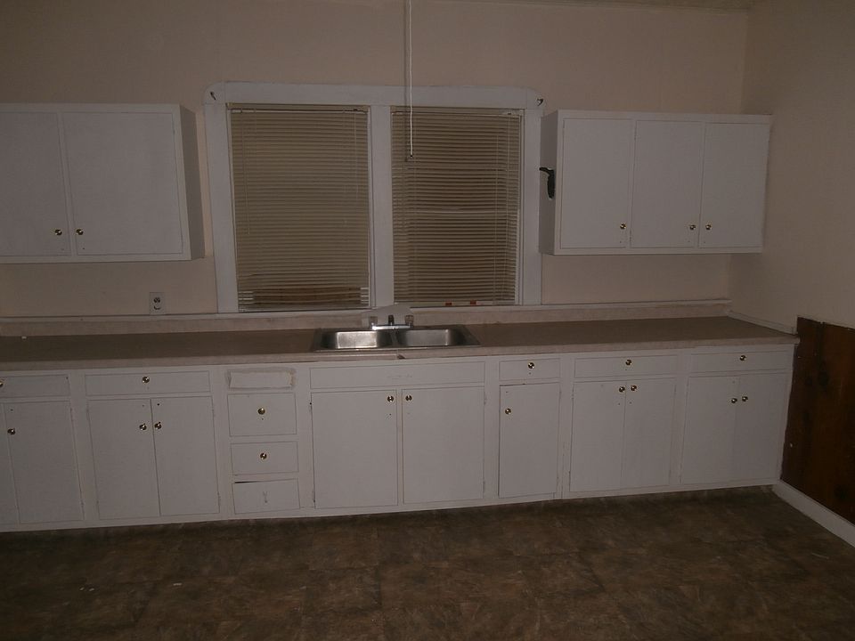 2nd image of 1301 Eugene St