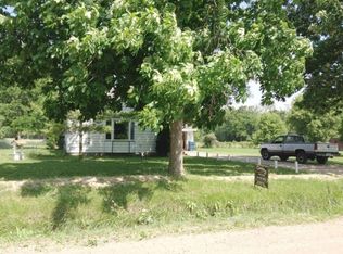 68220 Wolcott Rd, Ray, MI 48096