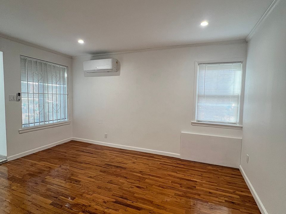 1st image of 1937 Benson Ave #1
