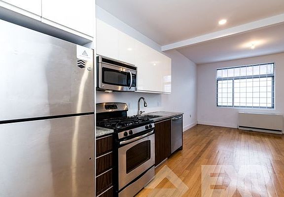 2nd image of 820 Bergen St #103