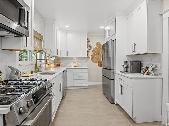 2nd image of 220-222 Carol Avenue