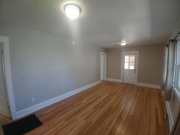 2nd image of 220 Stanford Dr SE #A