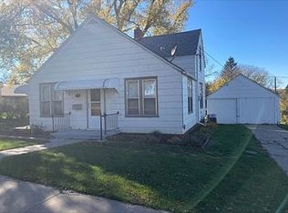 412 S 3rd St, Howells, NE 68641