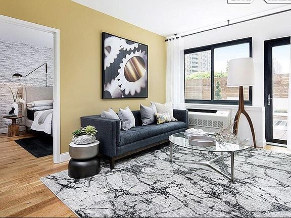 5th image of 490 Myrtle Ave APT 2B