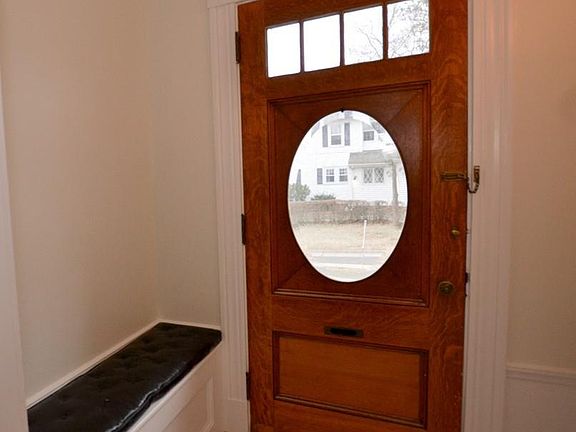 4th image of 77 Boylston St