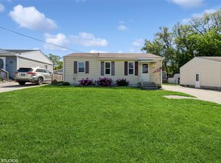 2013 E 39th Ct, Des Moines, IA 50317