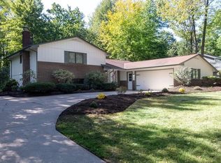 7969 Oakridge Dr, Mentor, OH 44060
