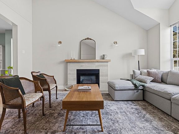 4th image of 23623 Tamarack Ln