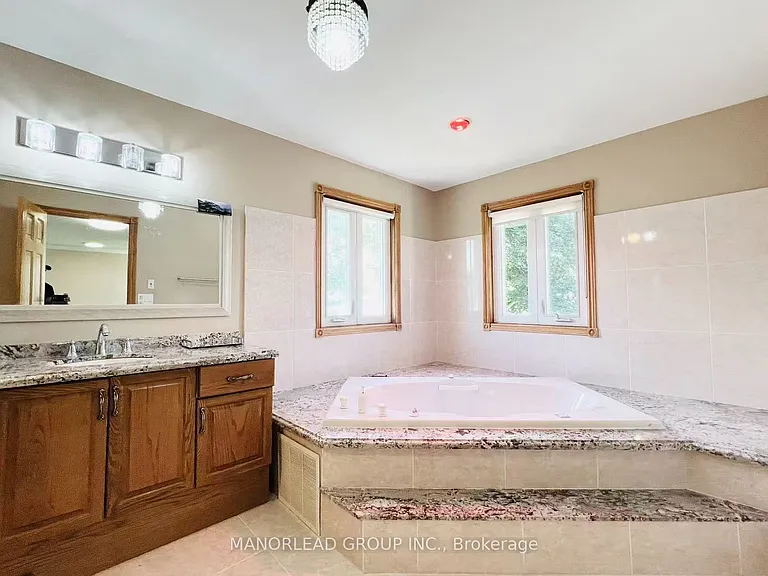 42 Metropolitan Cres — Photo 22