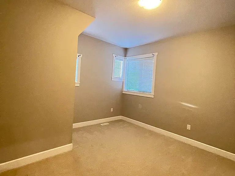 21067 78a Ave — Photo 10