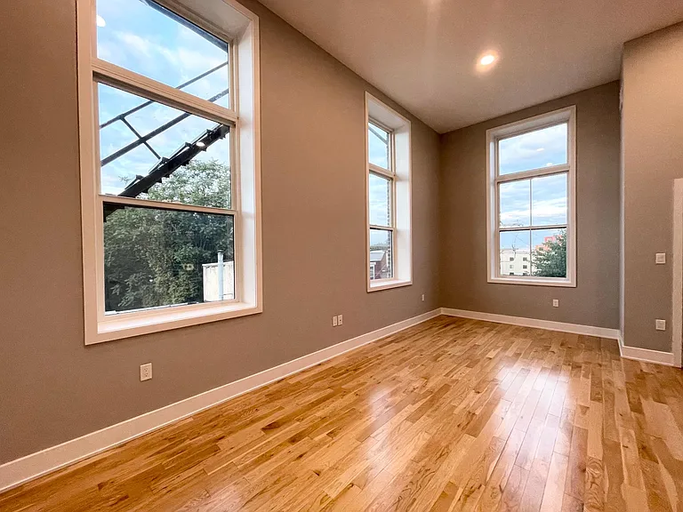1521-1523 W Girard Ave #206 — Photo 6