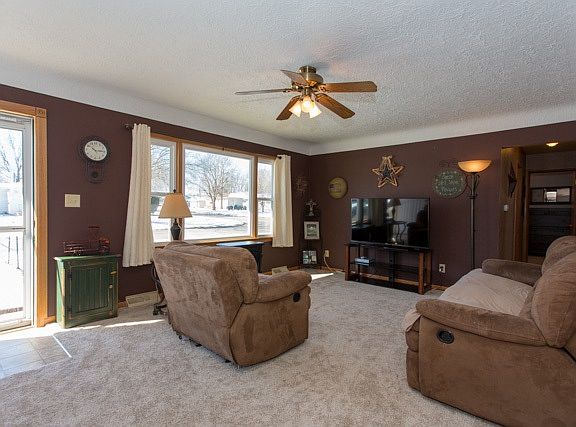 2nd image of 105 Valley Dr