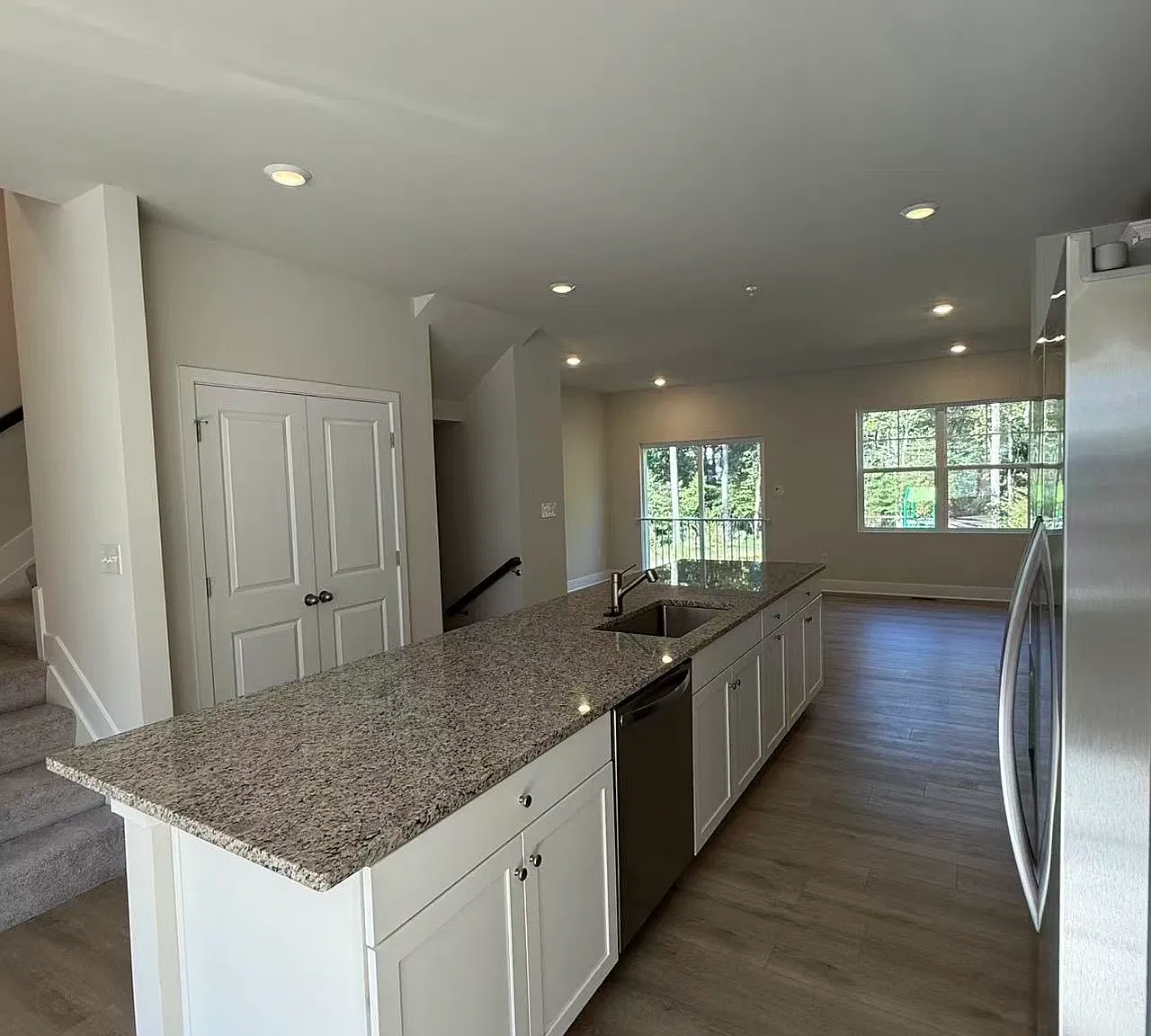 4 bed, 2620 sqft, $3,600 — Photo 2
