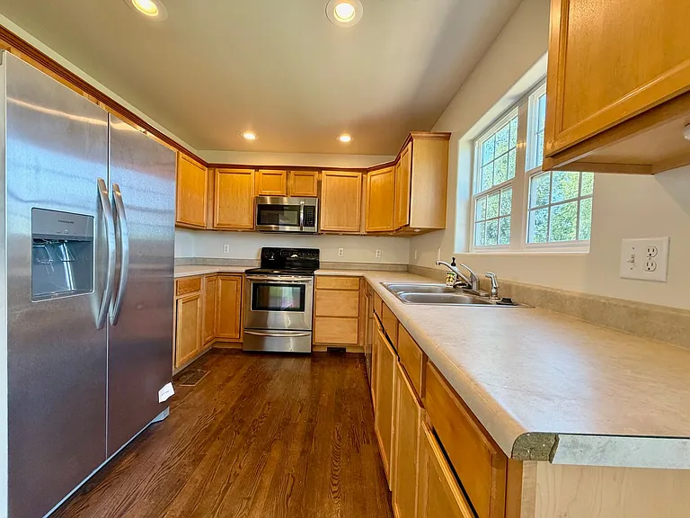 4608 Garnet Way — Photo 3