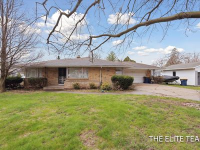 2722 Cascade Rd SE, East Grand Rapids, MI, 49506