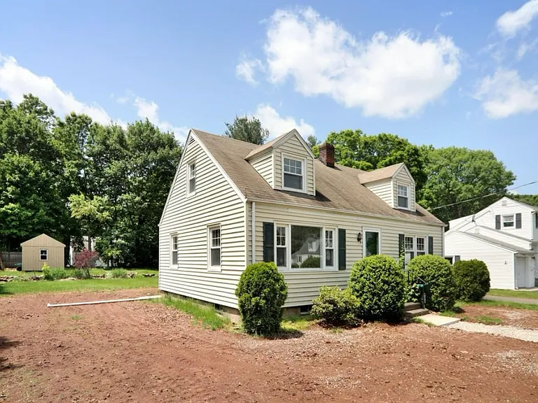 58 Knob Hill Dr — Photo 2