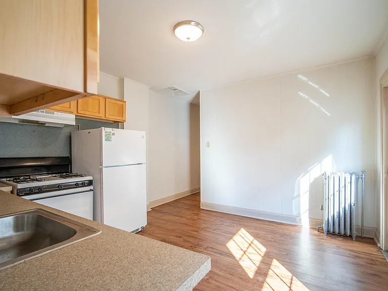 126 W Market St #4 — Photo 12