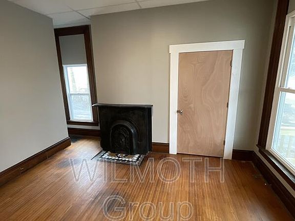 4th image of 404 S Washington St Unit 1