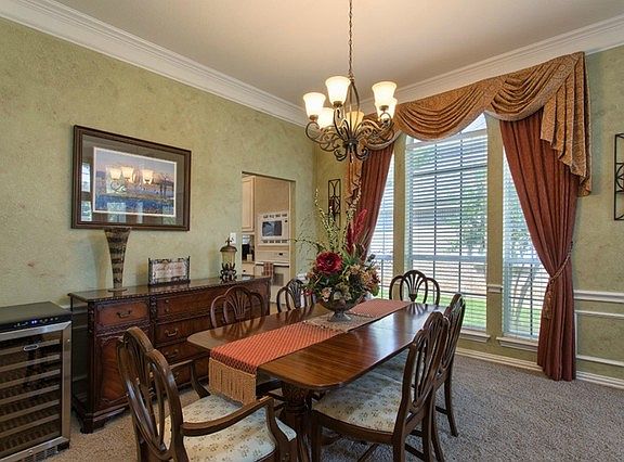 3rd image of 6112 Palomino Dr