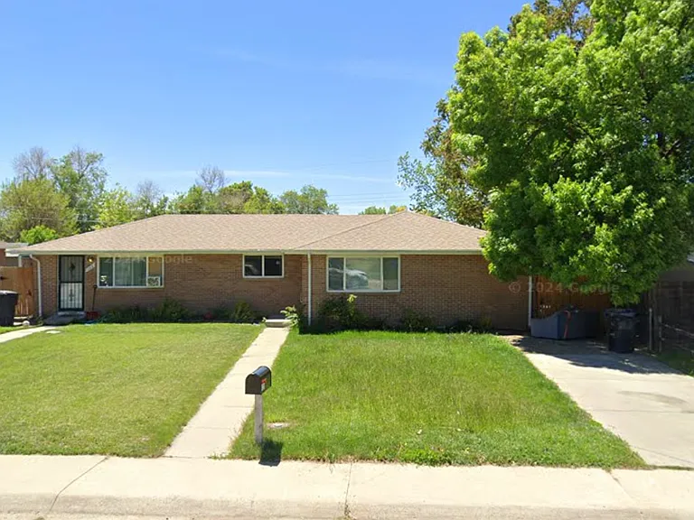 121 Gardner Dr — Photo 1