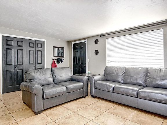 5th image of 2370 W Canada St