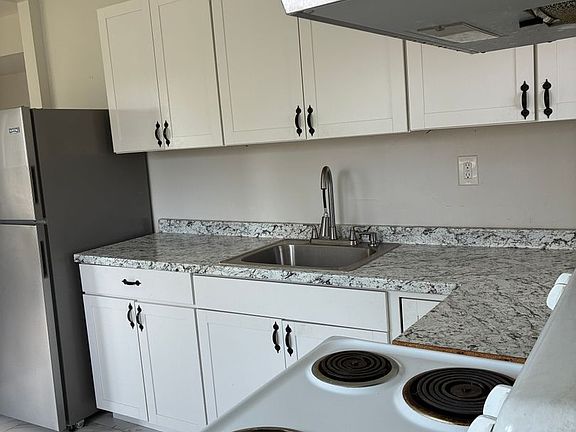 2nd image of 127-129 Main St