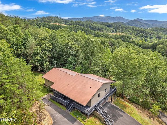 2nd image of 1060 Twin Springs Ln