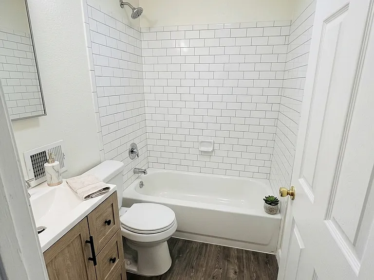 1831 E Orleans St — Photo 3