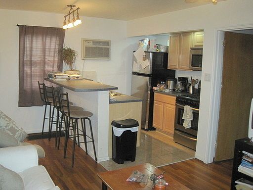 2nd image of 2215 N High St APT B