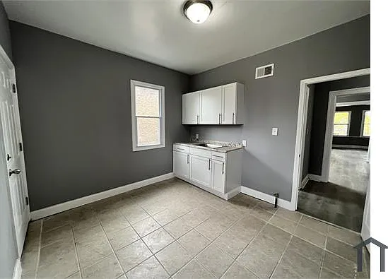 2 bed, $970 — Photo 4