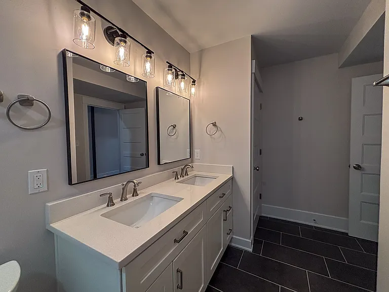 1318 Main St #1 — Photo 9