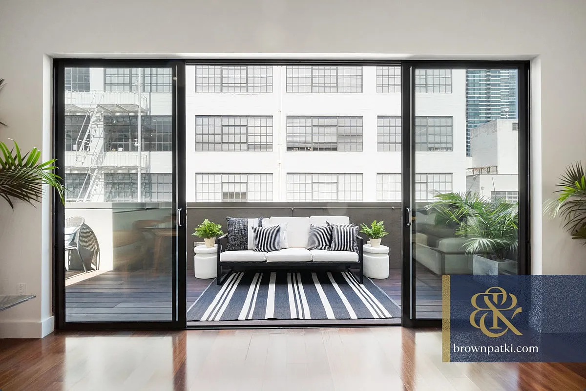 Large 1bd Condo, Private Patio, Views, Pkg | Brown & Patki Inc. — Photo 3