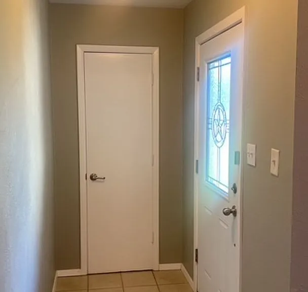 3700 Dauphine Ct — Photo 2