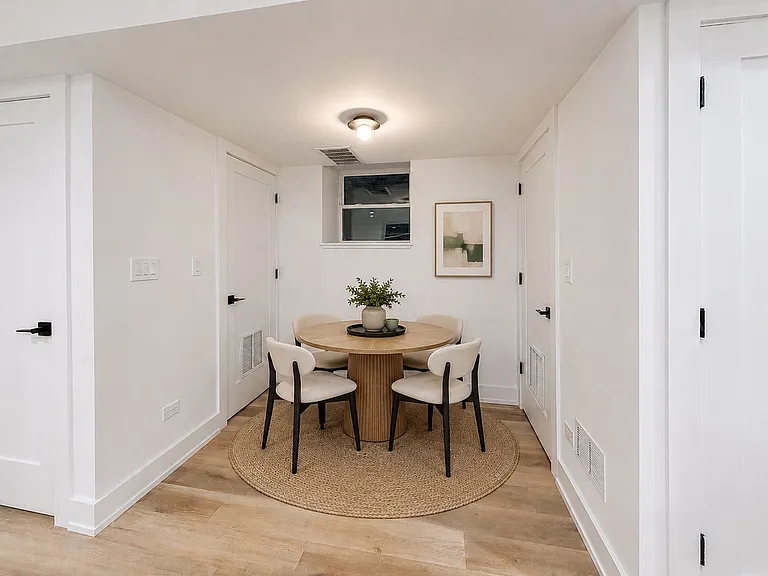 2113 N Kenmore Ave #G — Photo 5