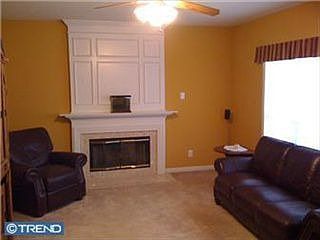 2nd image of 404 Nona Ln
