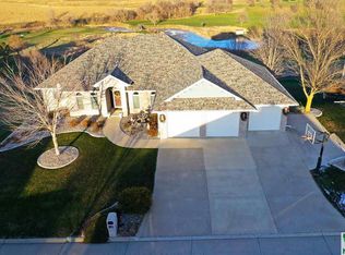 872 Springbrook Dr, Hinton, IA 51024