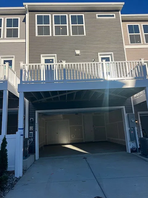 4 bed, 3.5 bath, 2008 sqft, $2,895 — Photo 3