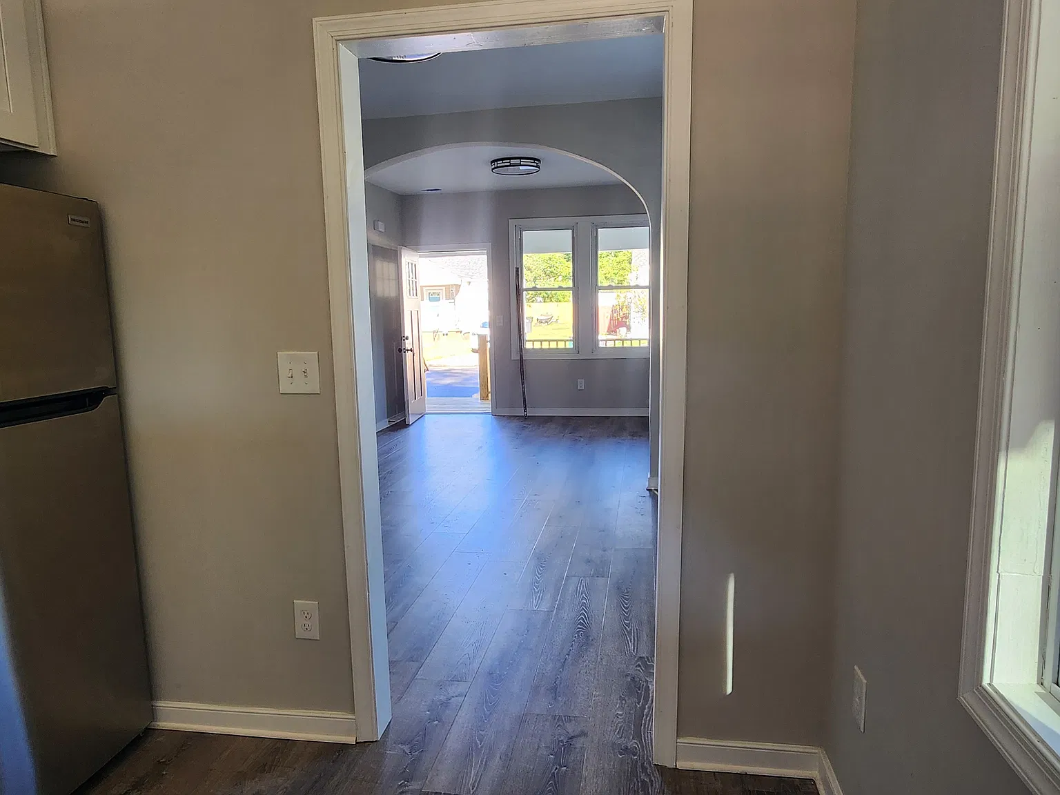 3 bed, 1013 sqft, $1,900 — Photo 4