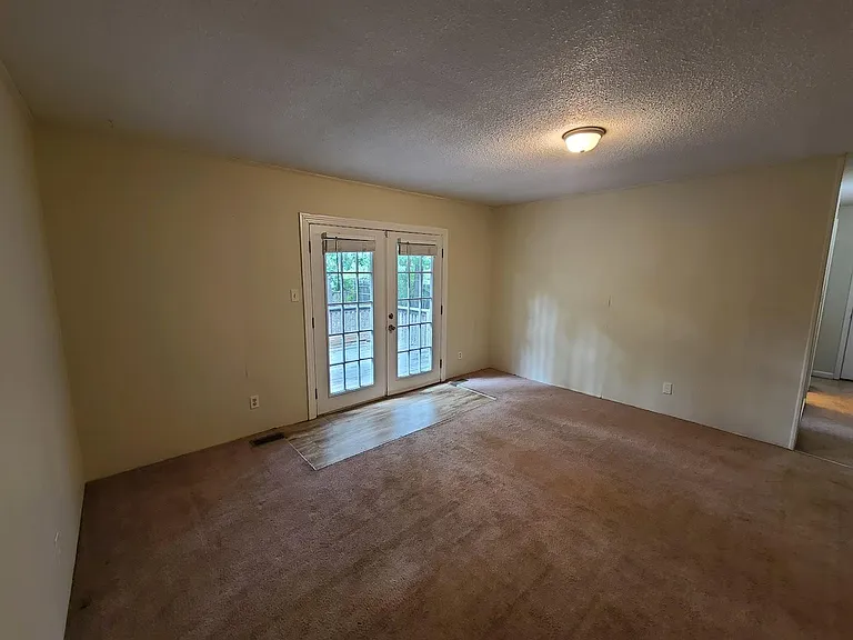 612 Platinum St — Photo 19