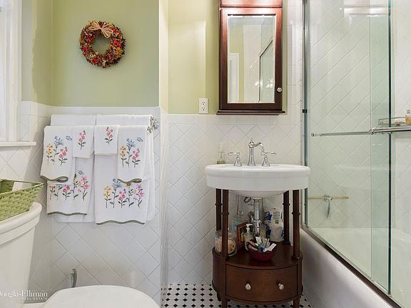 4th image of 67 Park Ave #15B