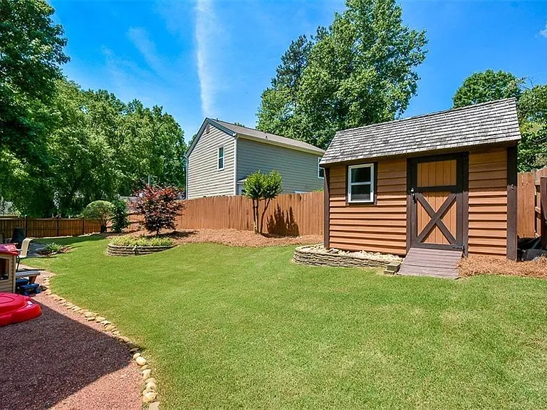 100 Taylors Spring Ct — Photo 19