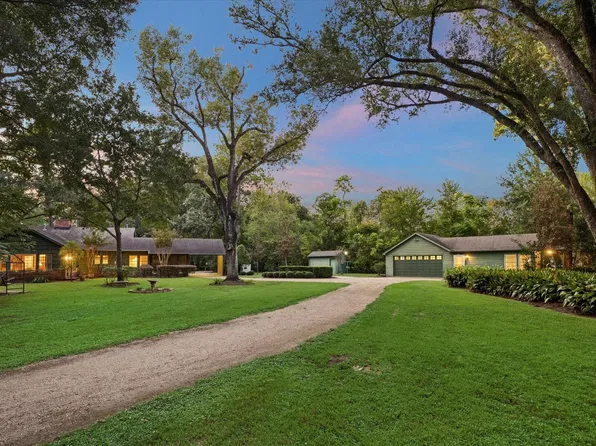 26 W Rivercrest Dr, Houston, TX 77042