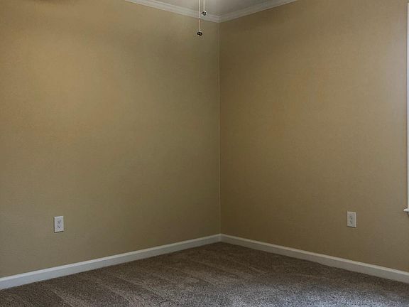 3rd image of 1007 Jordan Ln
