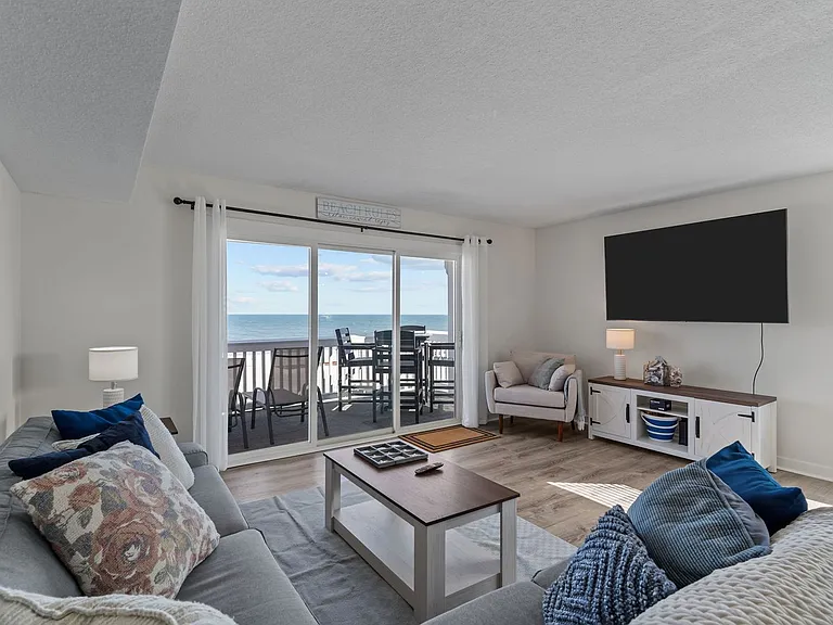 1600 Carolina Beach Ave N #C4 — Photo 2